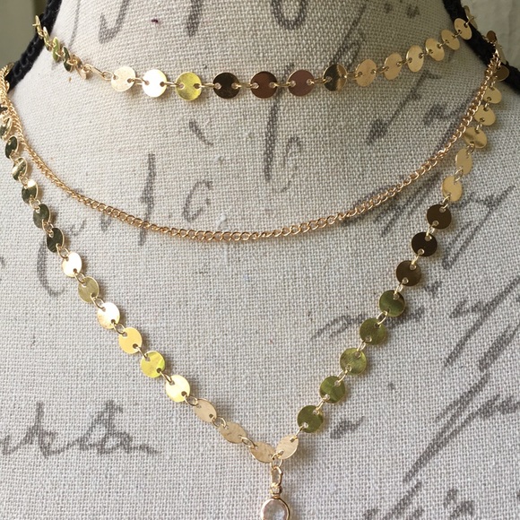 New! Gold Disc Necklace - Picture 3 of 8